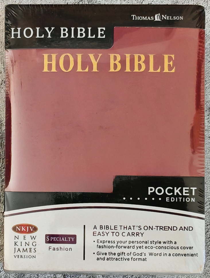 HOLY BIBLE. New King James Version. Pocket Edition. Библия Короля Иакова на английском языке. Новая версия, карманное издание, словарь, карты, закладка, слова Иисуса выделены красным /155х115/